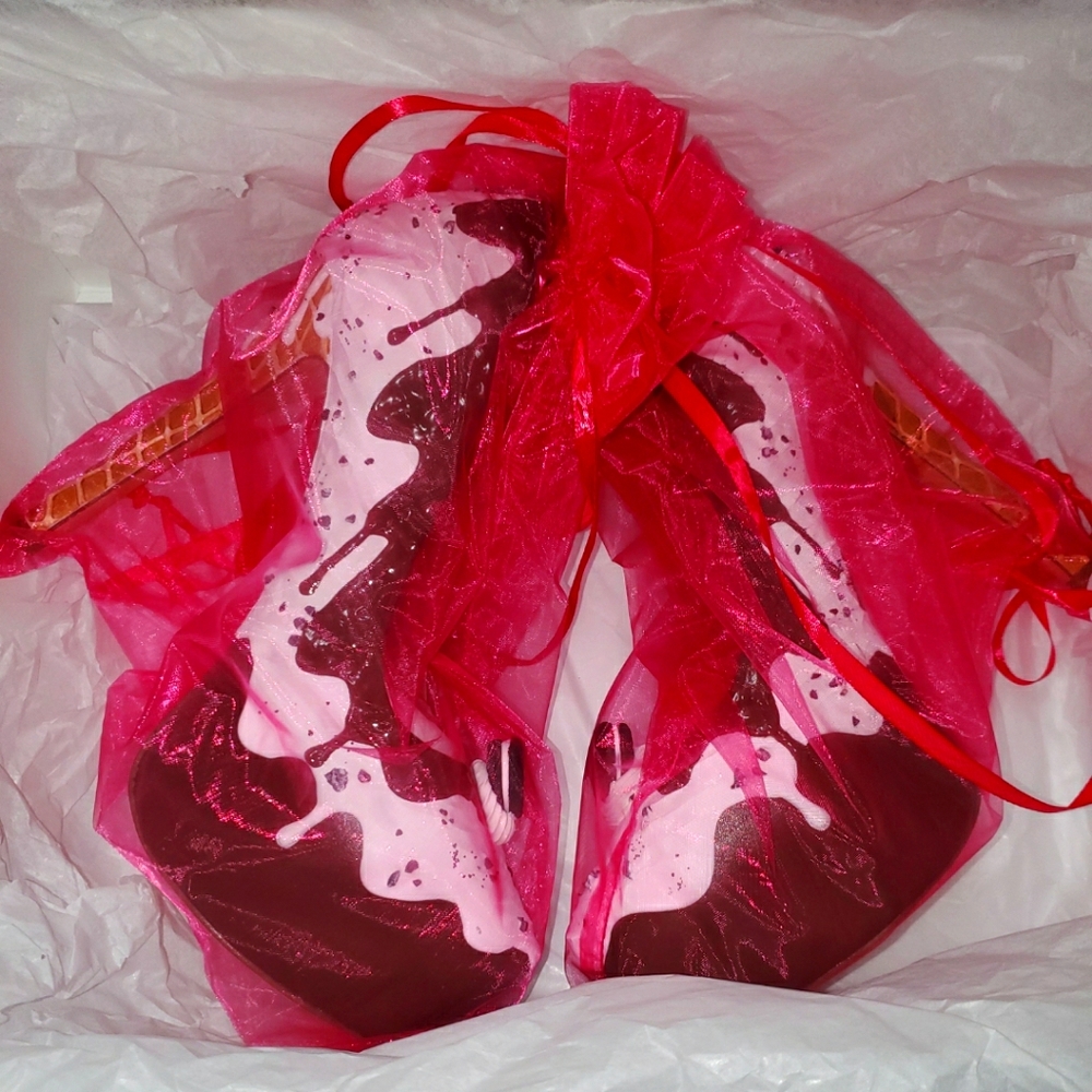 Shoe Bakery (cookies & cream)